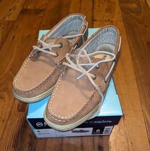 Magellan Topsail boys shoes size 8